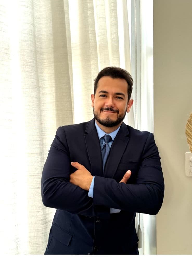 Dr. Jhonas Flauzino — retrato profissional